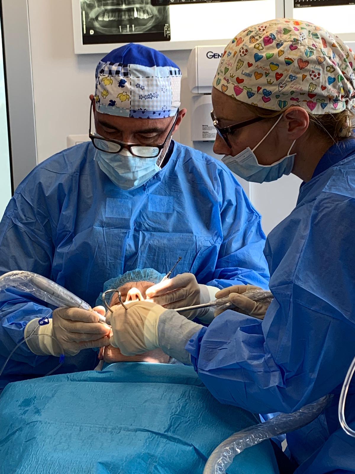 Seduta chirurgica di Implantologia avanzata in sedazione cosciente